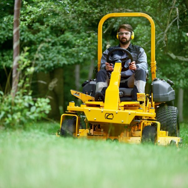 profesionalna traktorska kosilica Cub Cadet Z5 152 - Slika 6